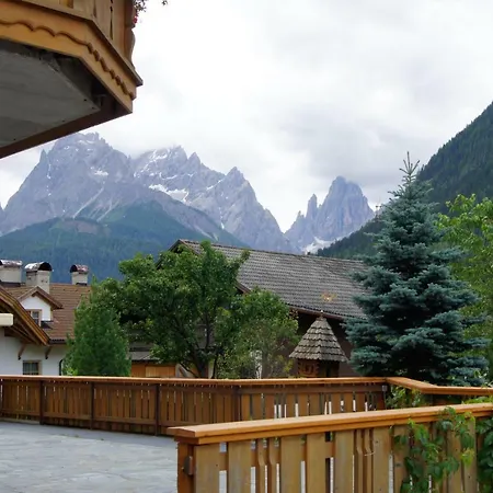 Ferienwohnungen Am Laerchenweg Sexten Exterior foto